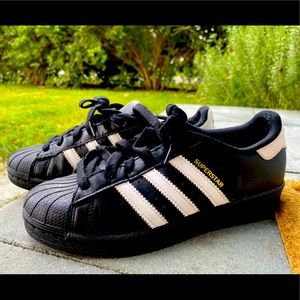 Adidas Women’s Superstar Sneakers, Black, size 5
